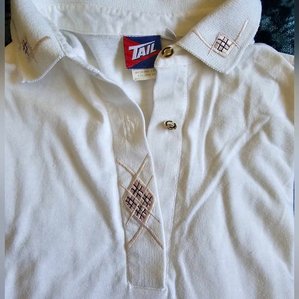 Vintage by Tail delicately embroidered white polo old money style t-shirt size S